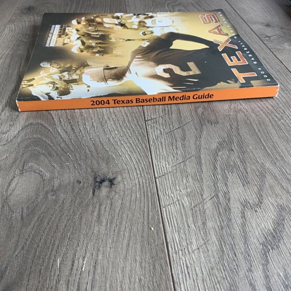 2004 Texas Longhorns Baseball Media Guide UT University Of Texas Longhorns - Picture 3 of 8